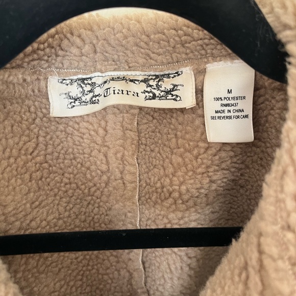 Tiara Vest - Picture 3 of 4